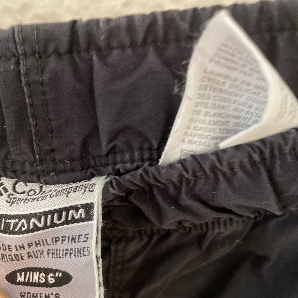 Women’s Columbia hiking shorts - Picture 7 of 7